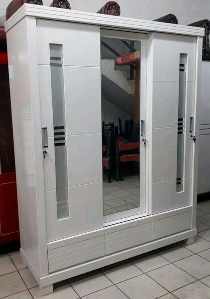Best Steel Almirah in Nizamabad , Best Triple door Almirah Showroom in Nizamabad| Lucky Furniture.